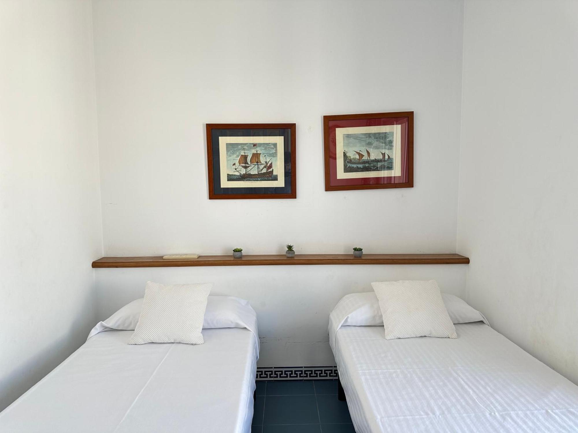 Agi Avenida Apartments Росас Экстерьер фото