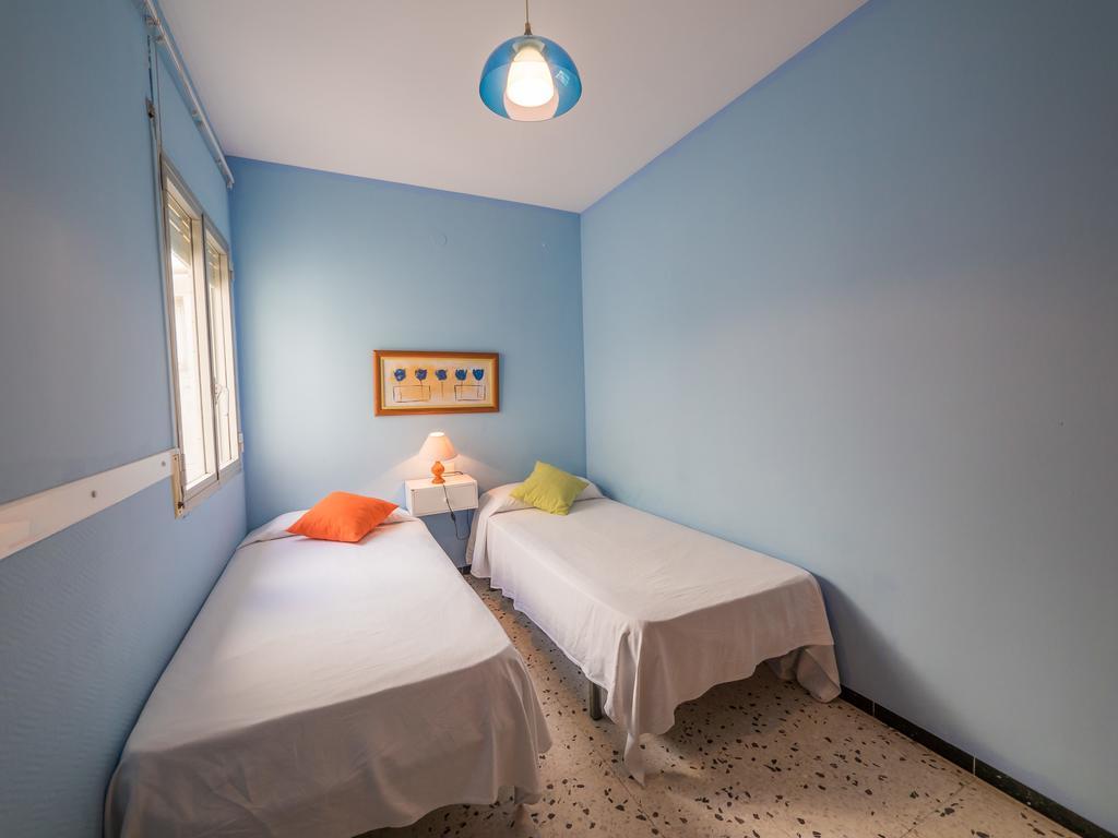 Agi Avenida Apartments Росас Номер фото
