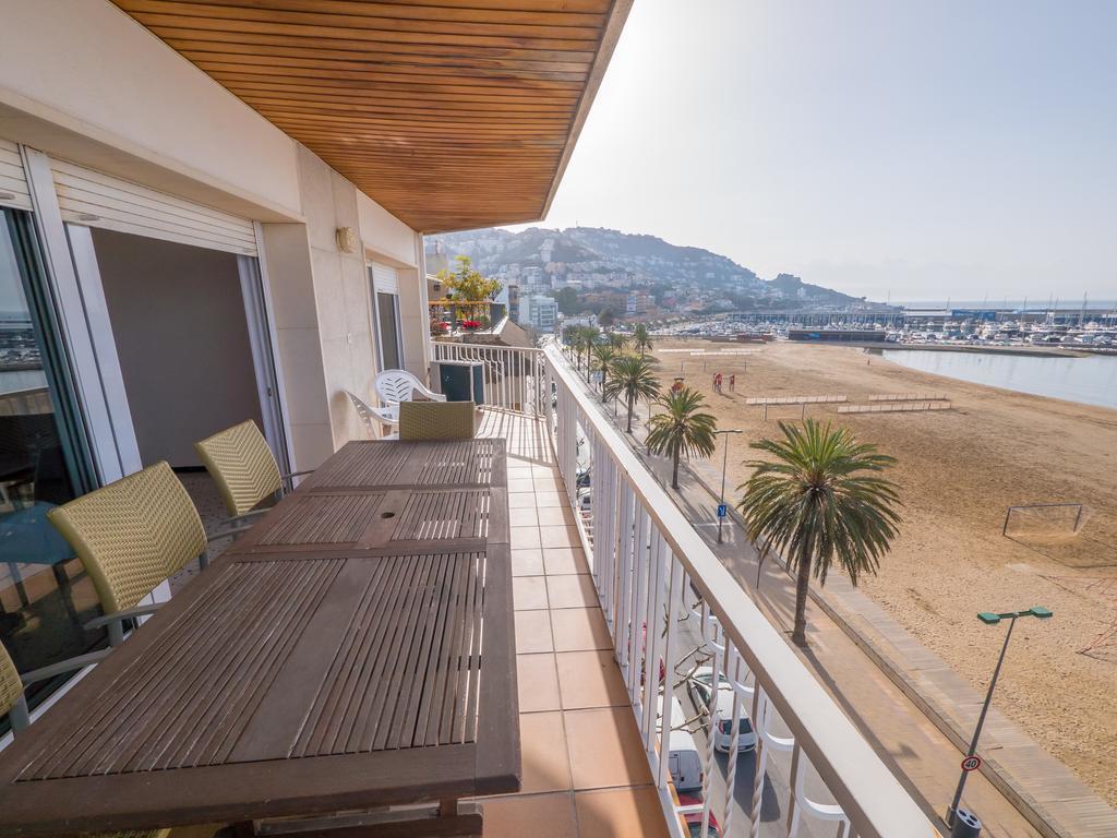Agi Avenida Apartments Росас Номер фото